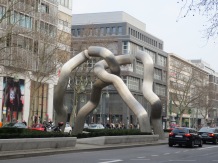"Broken chain" sculpture signifying the severed connection of the East and West parts of the city due to the Wall